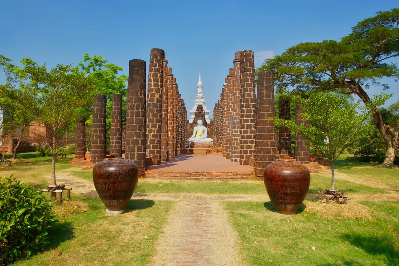 5. Exploring Local Cuisine: Sukhothai’s Unique Dishes