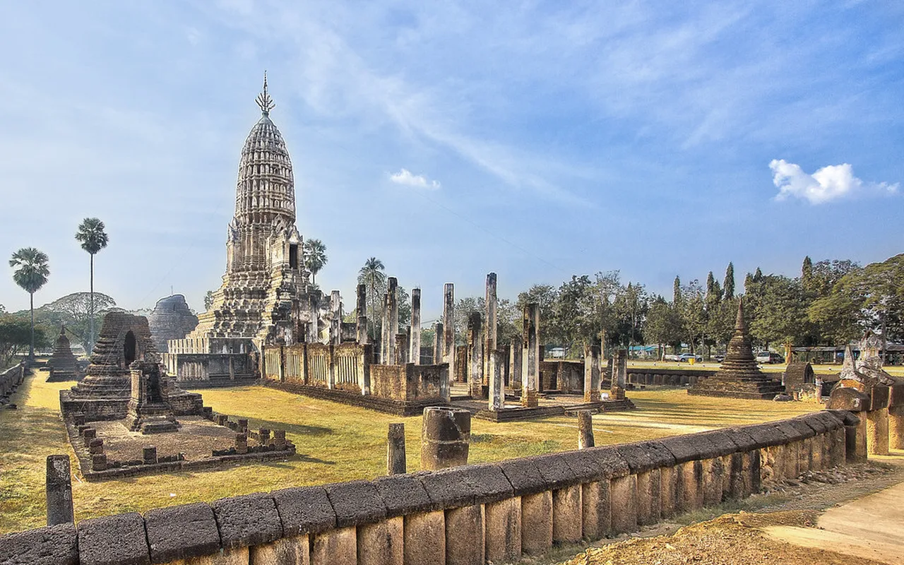 1. Wat Mahathat: The Heart of Sukhothai