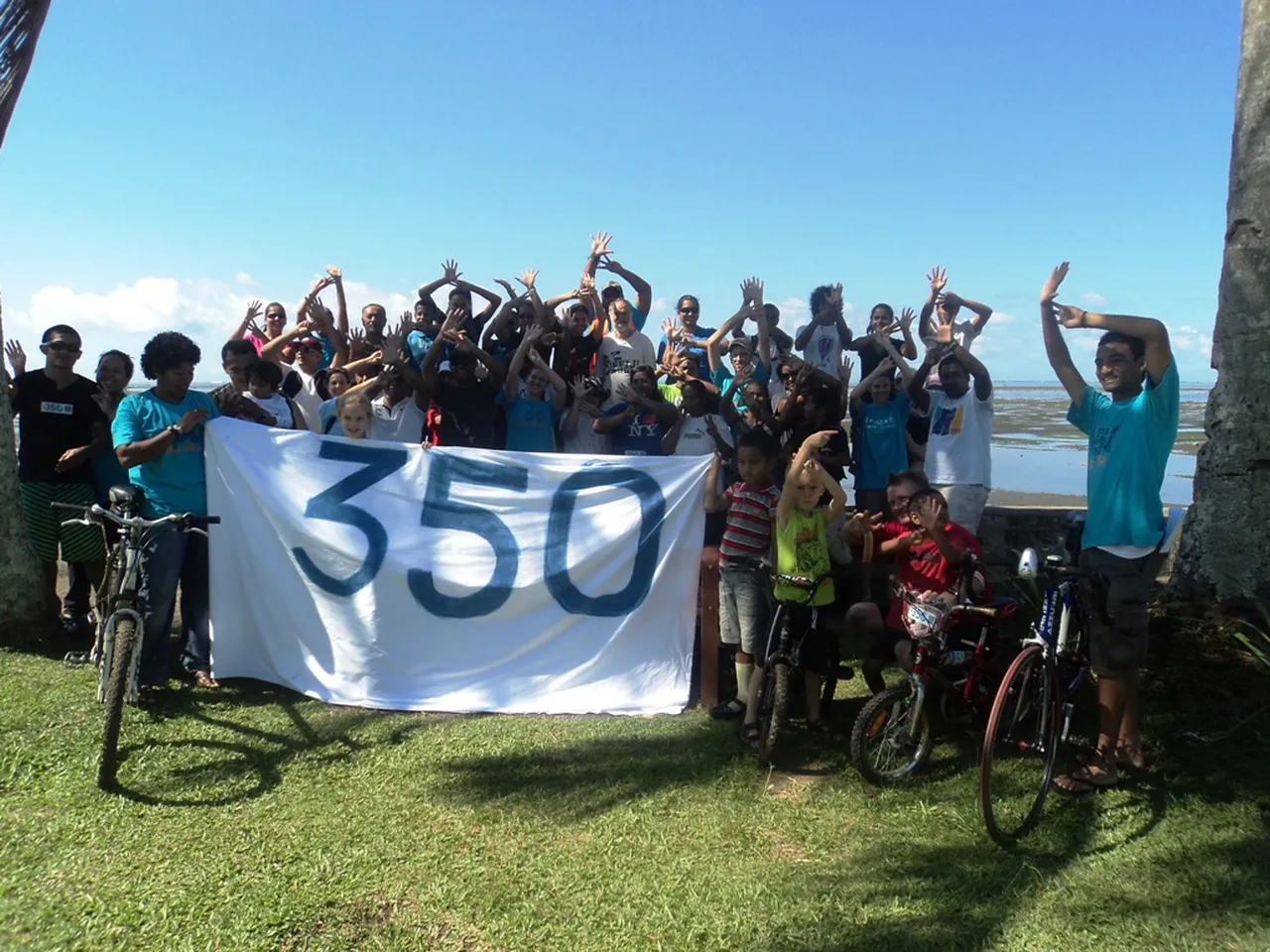 4. Enjoying the Annual Hibiscus Festival: A Colorful Extravaganza