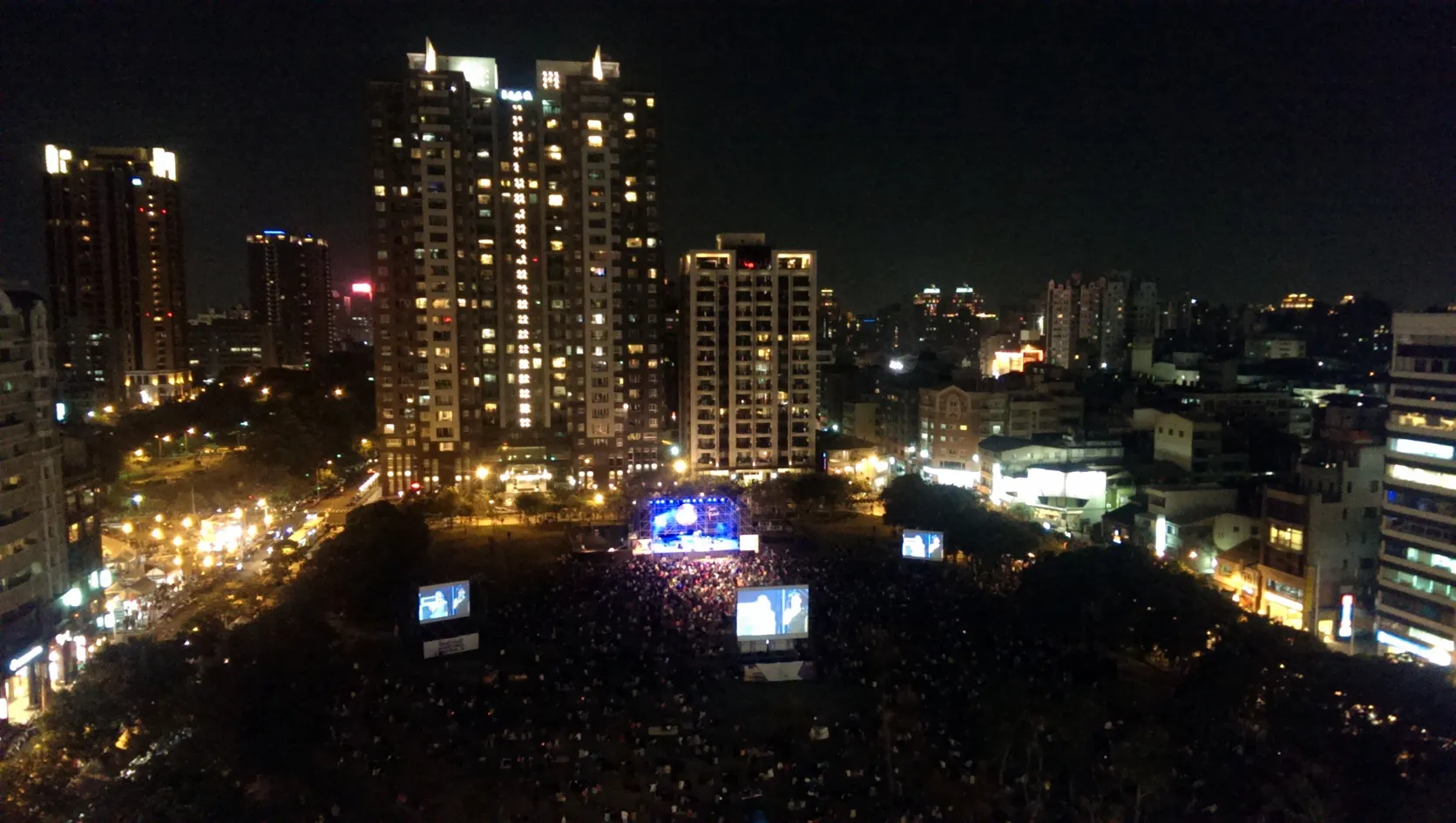 1. Exploring Taichung’s Night Markets: A Culinary Adventure