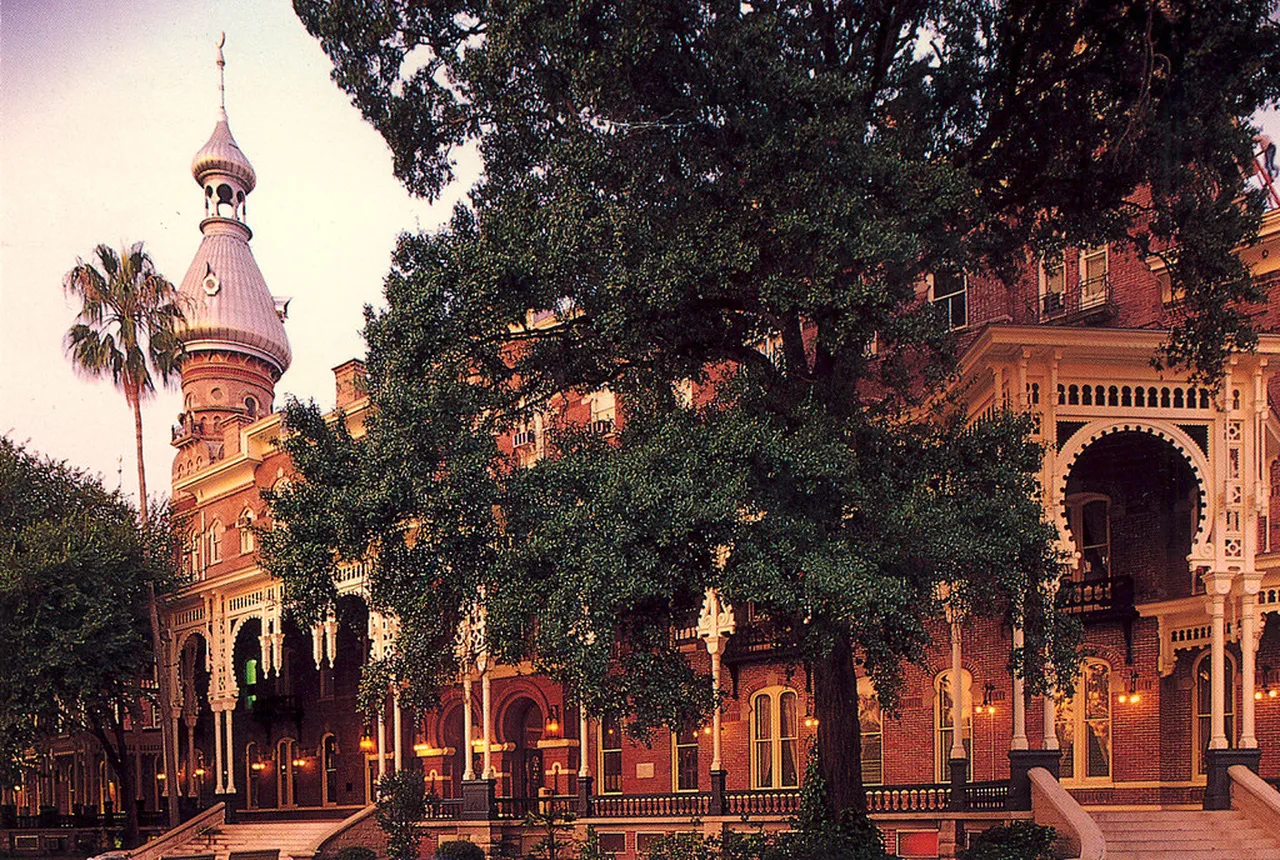 5. The Glazer Children’s Museum: A Landmark for Family Fun