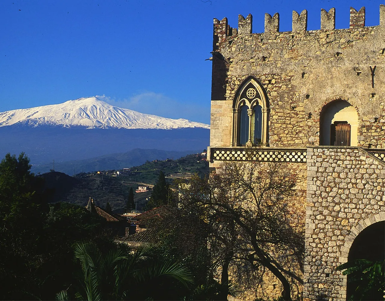 3. Enjoy the Stunning Views from the Garden of Villa Comunale