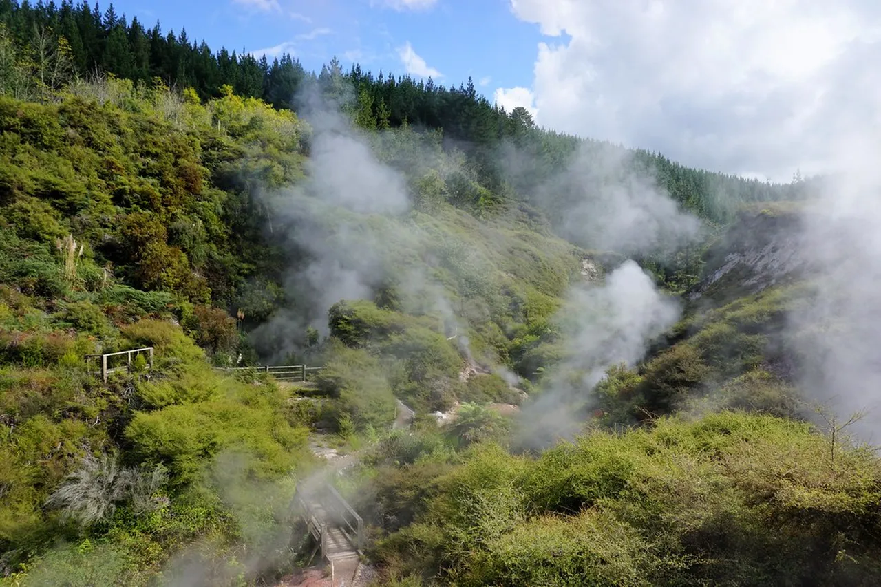 3. Exploring Huka Falls: Nature’s Majestic Power
