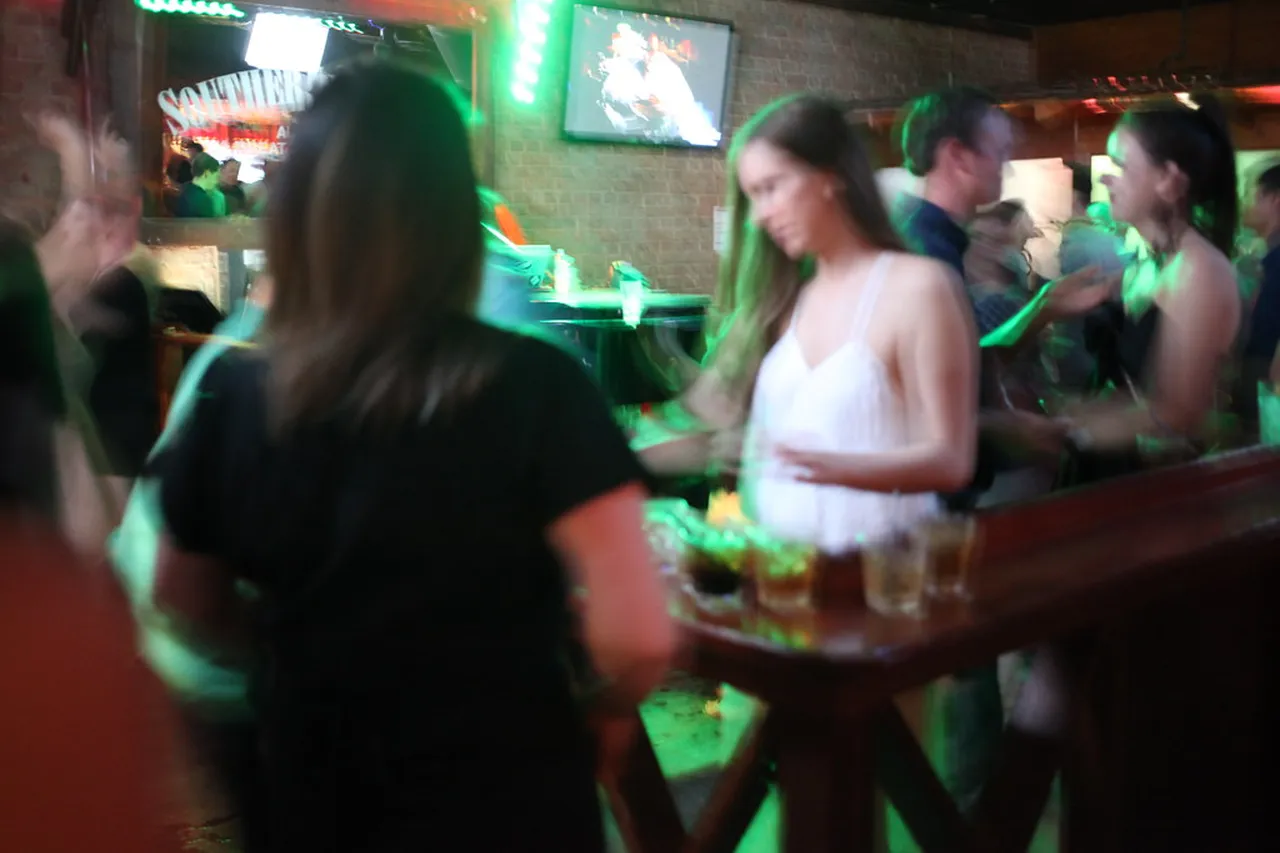 1. Experience the Vibrant Bar Scene in Townsville