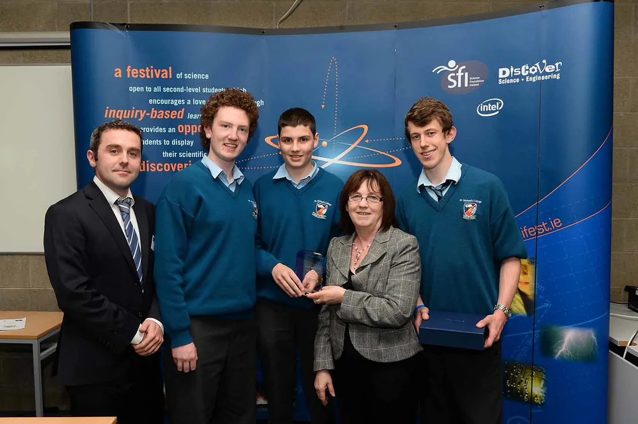 4. Tralee Arts Festival: Showcasing Local Artists and Performers