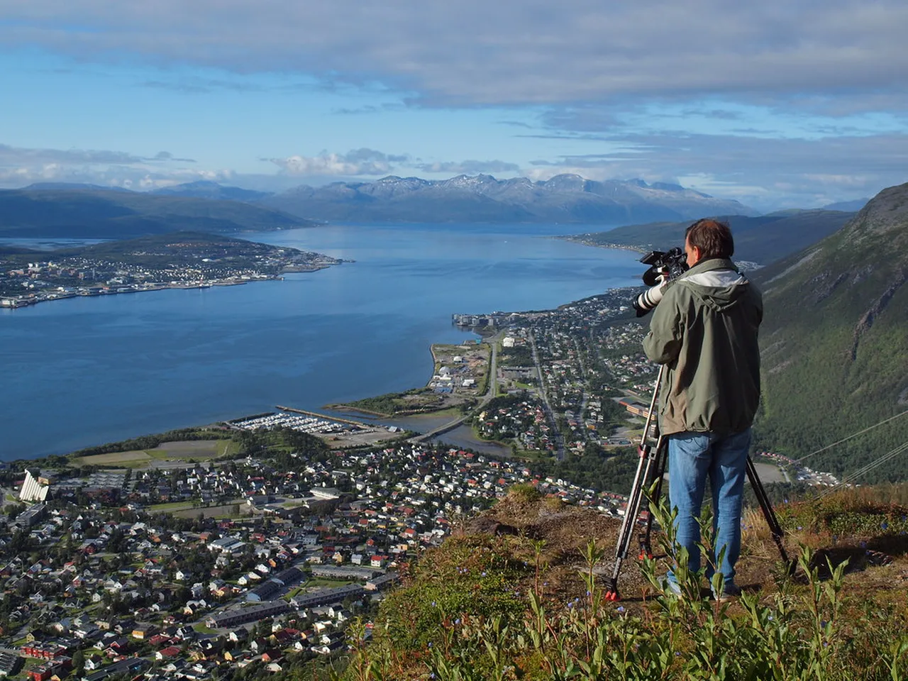 4. Fjellheisen Cable Car: Panoramic Views of Tromsø