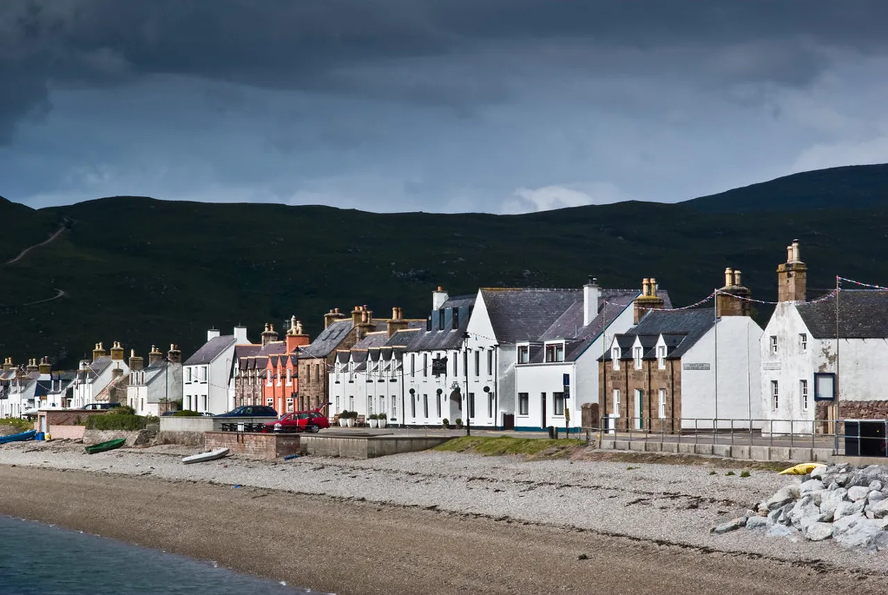 3. Experience Traditional Scottish Ceilidh Dancing: A Night to Remember