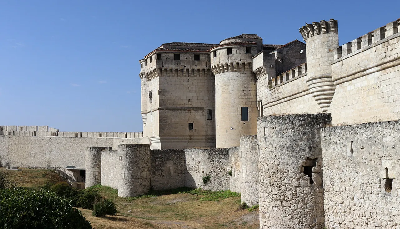 2. Marvel at the Colonial Architecture of Convento de San Bernardino