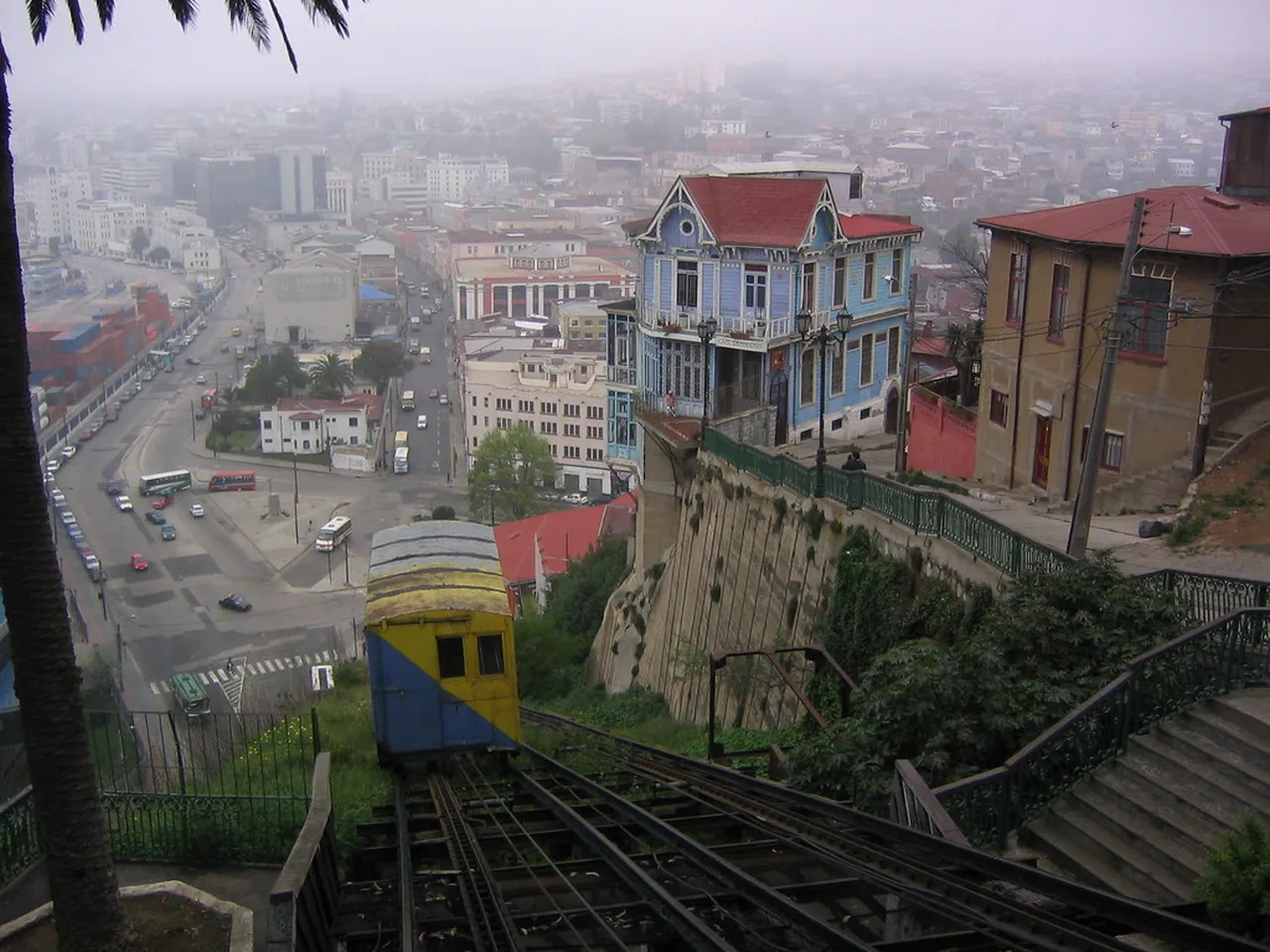 1. Discover the Street Art: A Colorful Journey Through Valparaíso’s Murals