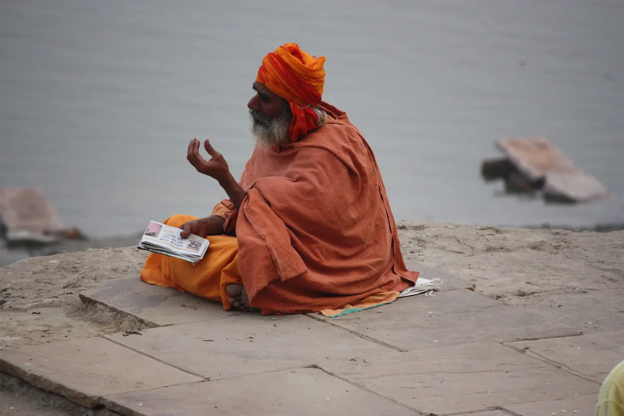 1. Witness the Majestic Ganga Aarti: A Spiritual Evening Ritual