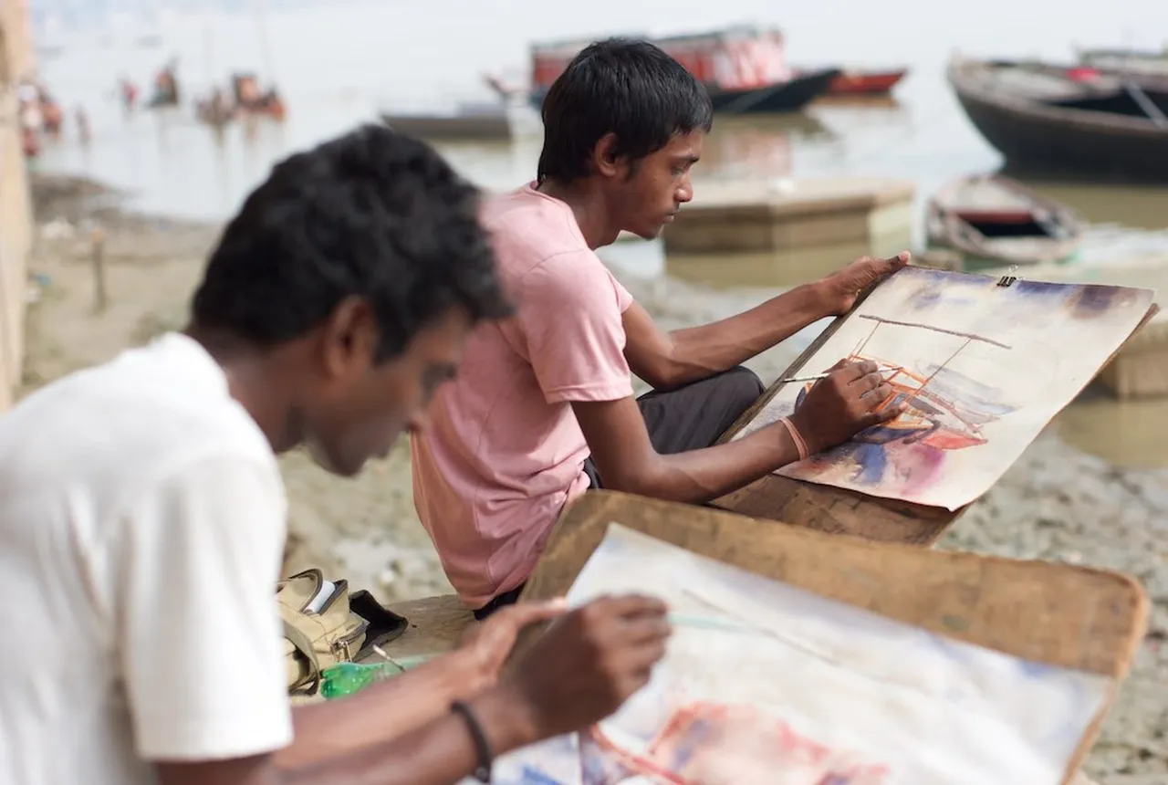 3. Exploring the Ancient Temples of Varanasi: History at Every Corner