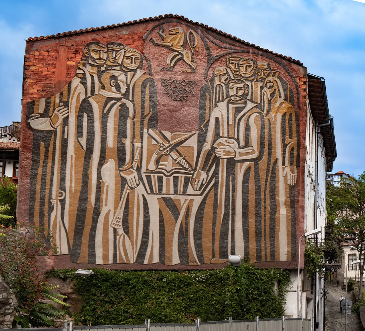 1. Discover the Enchanting Tsarevets Fortress: A Journey Through History