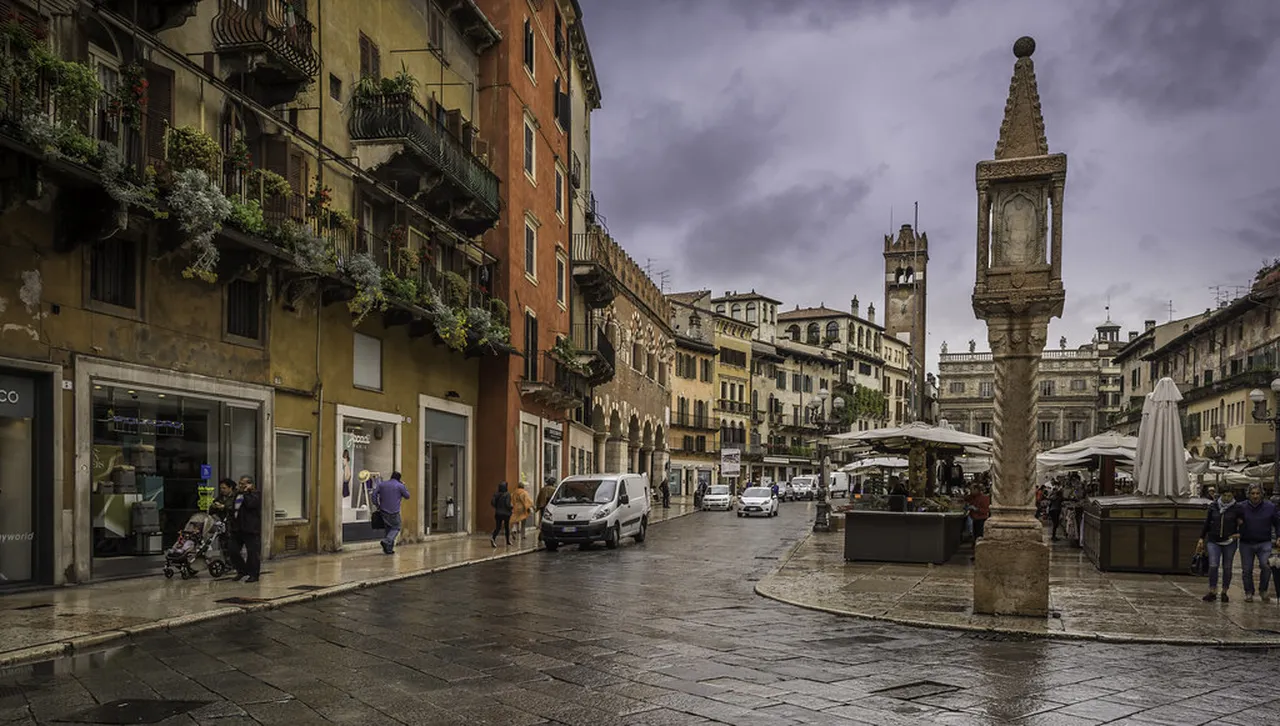 5. Strolling Through Piazza delle Erbe: The Heart of Verona Culture
