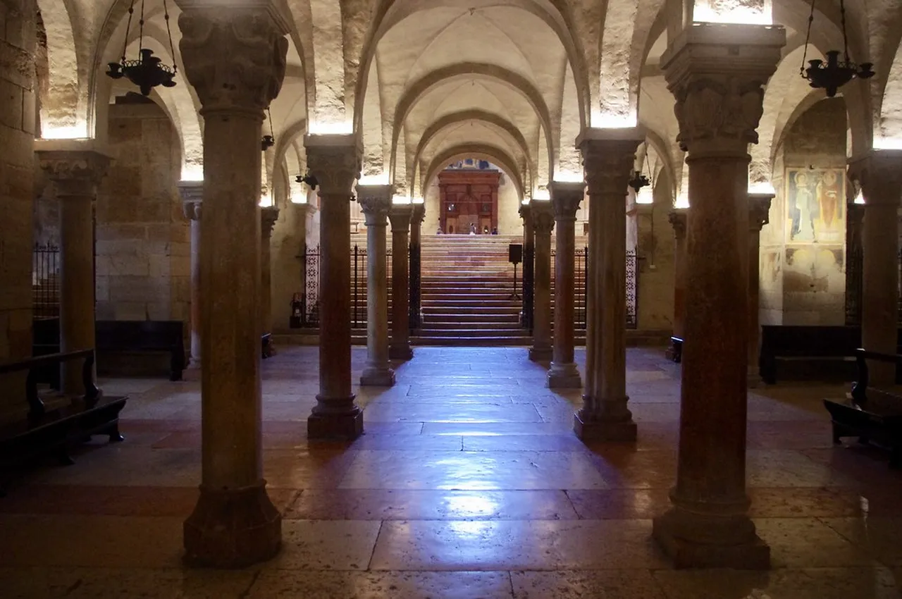 5. Stroll Through the Stunning Piazza delle Erbe: Verona’s Heartbeat