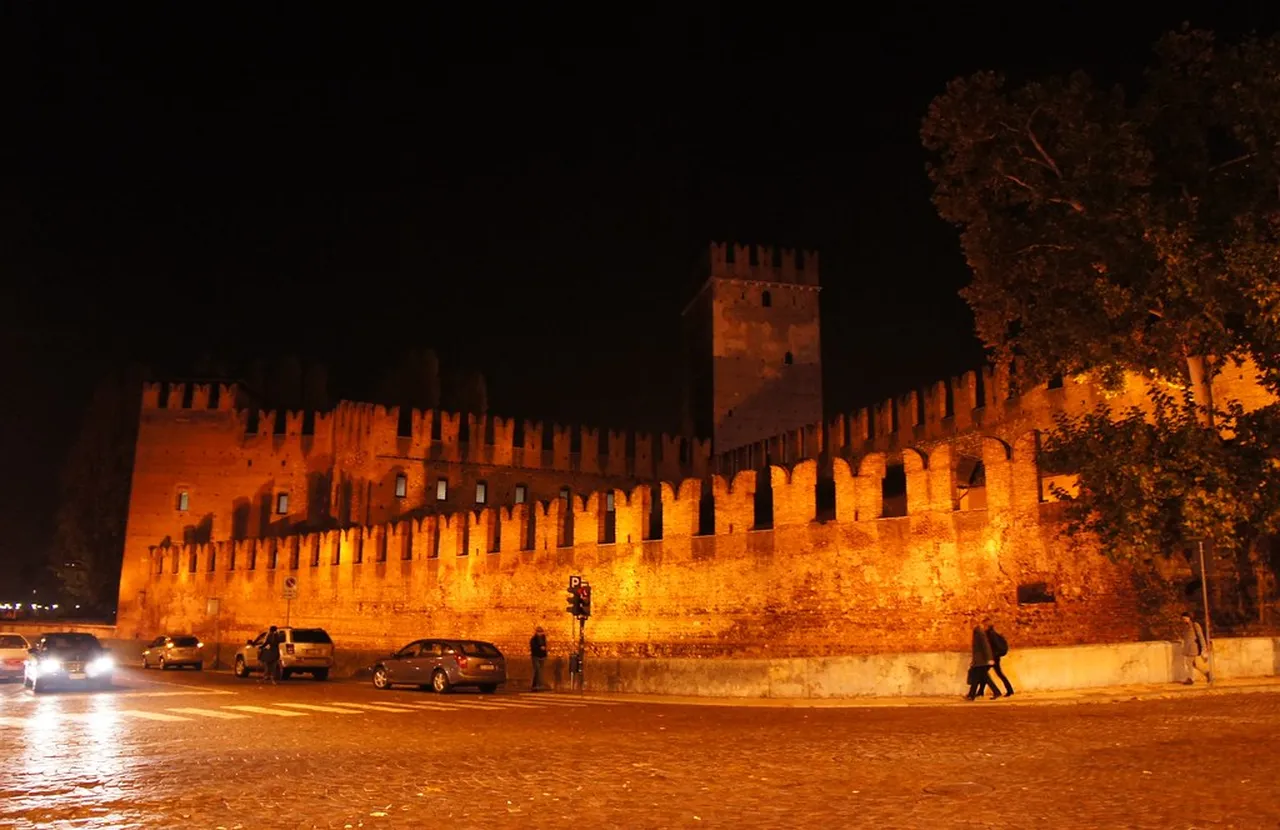 5. Wandering Through the Ponte Pietra: A Historic Bridge