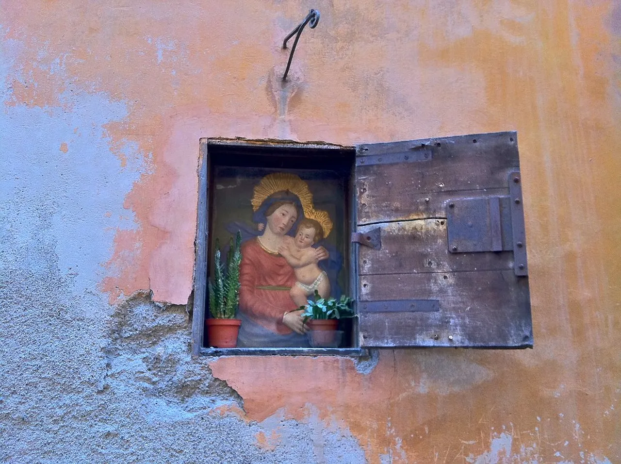 4. Artisan Craftsmanship: The Art of Alabaster in Volterra