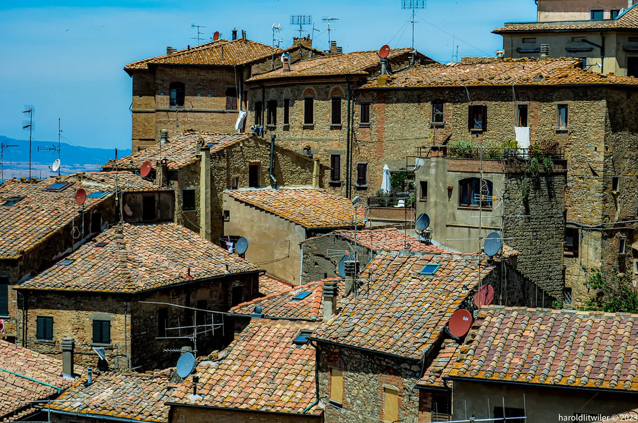 1. Discovering Etruscan Heritage in Volterra: A Journey Through Time