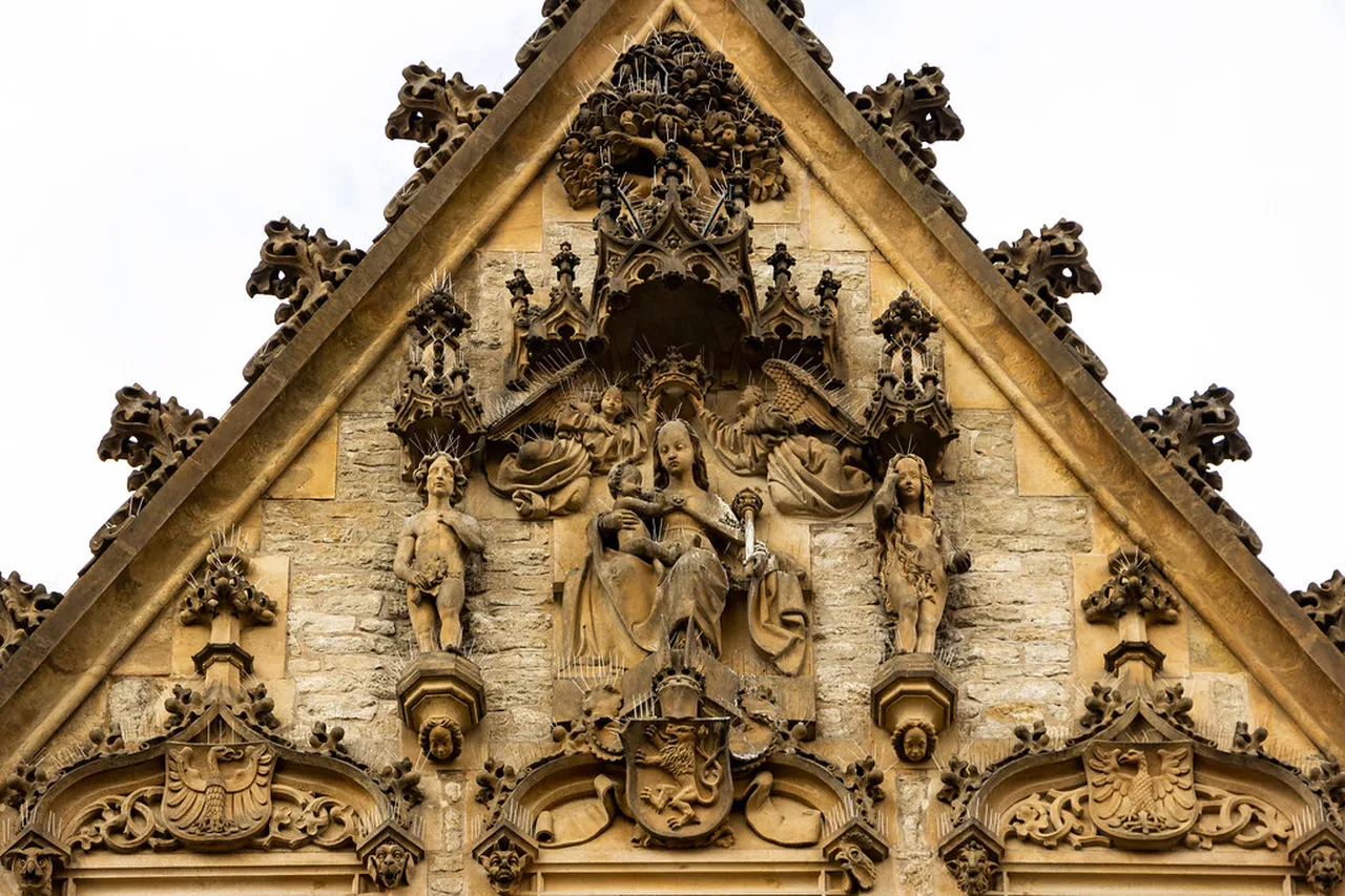 1. Exploring the Historical Market Square: Heart of Wrocław Culture