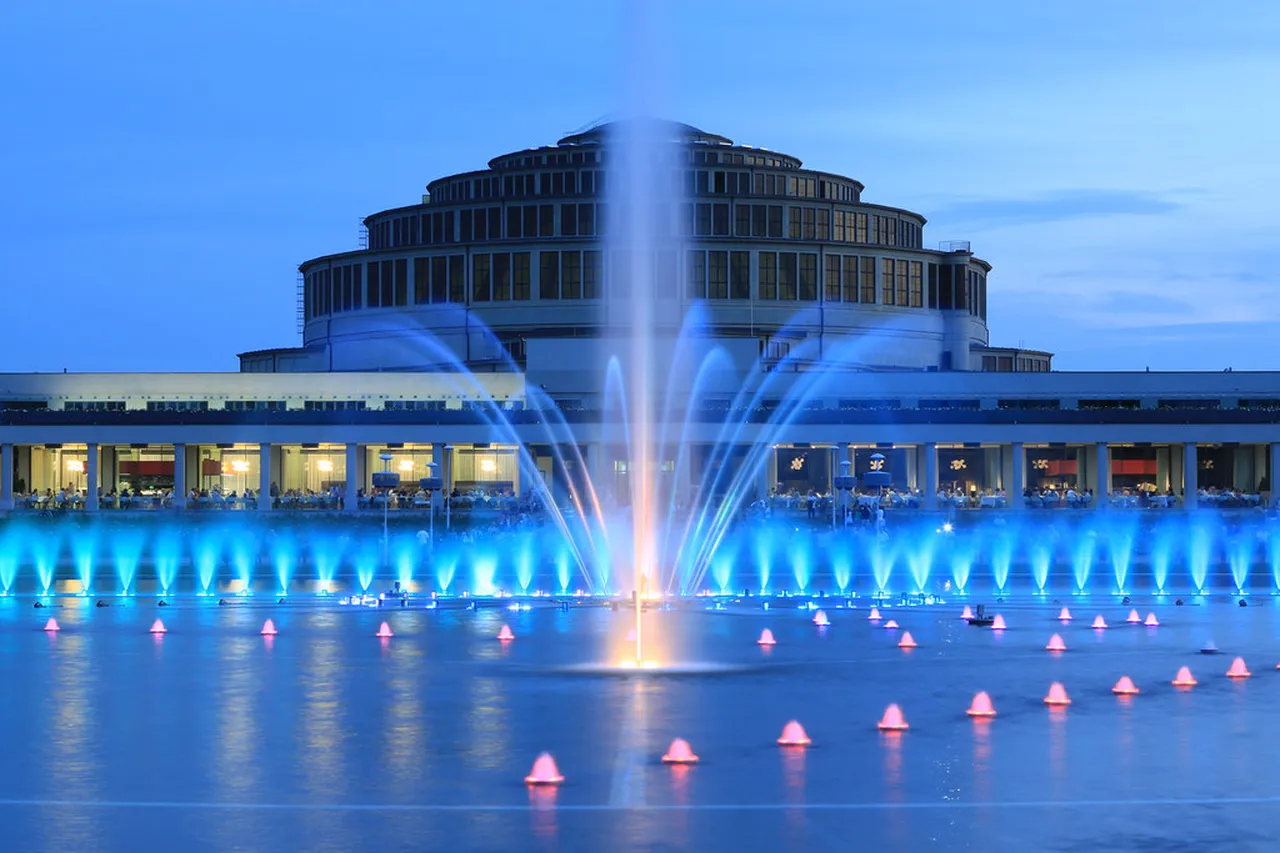 2. Market Square: A Bustling Heart of Wrocław