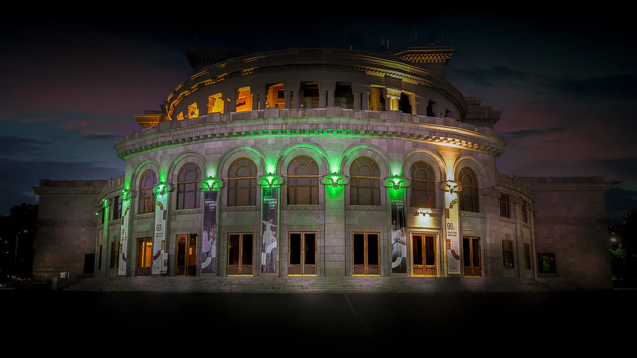 4. Experiencing the Art Scene in the Cafesjian Center for the Arts