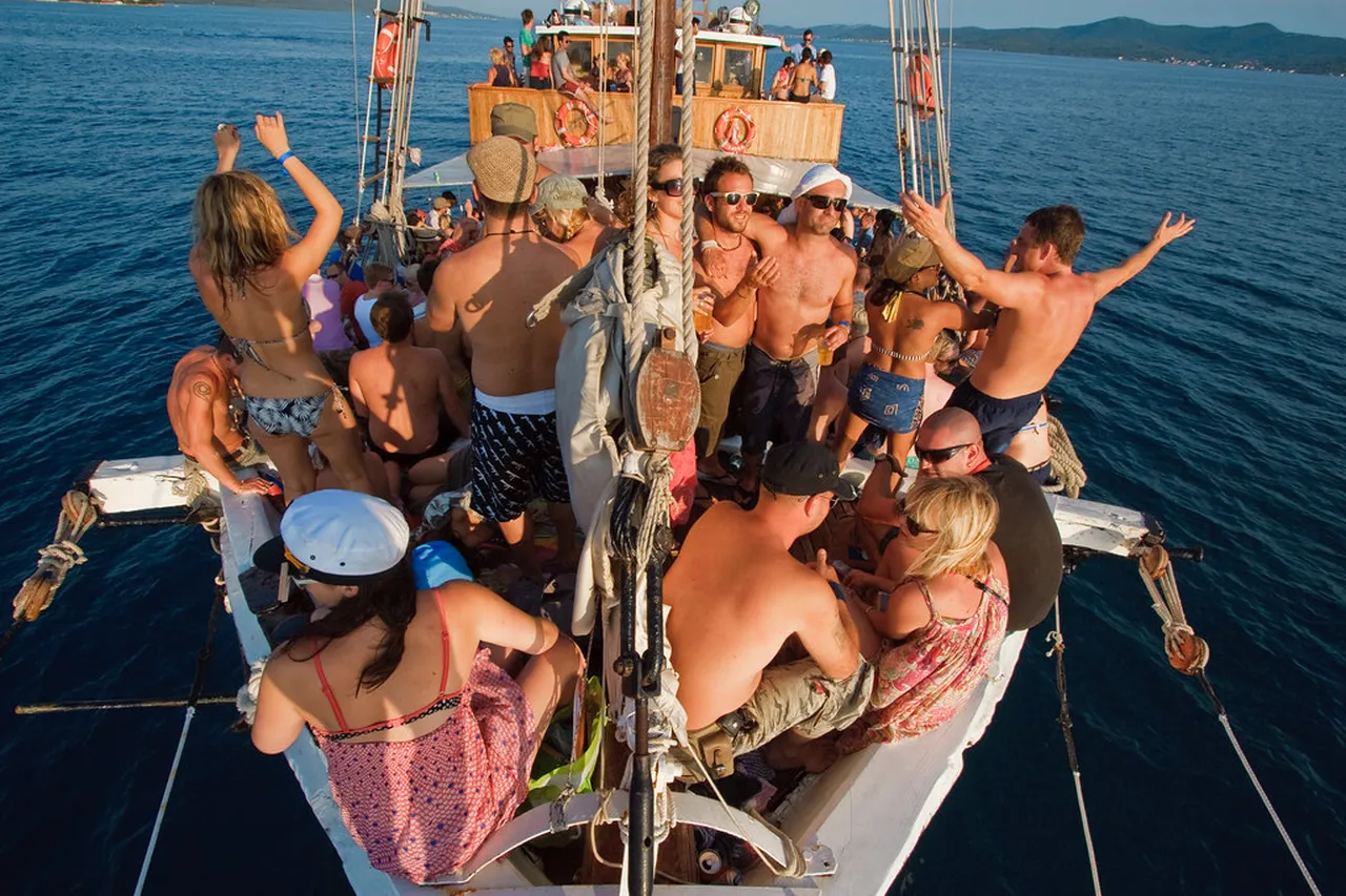 2. Dance the Night Away at Popular Nightclubs in Zadar