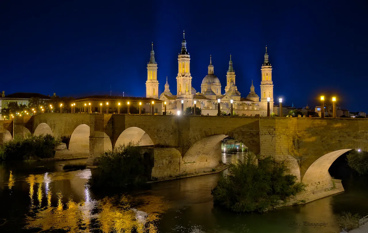 4. Plaza del Pilar: The Heart of Zaragoza’s Cultural Life