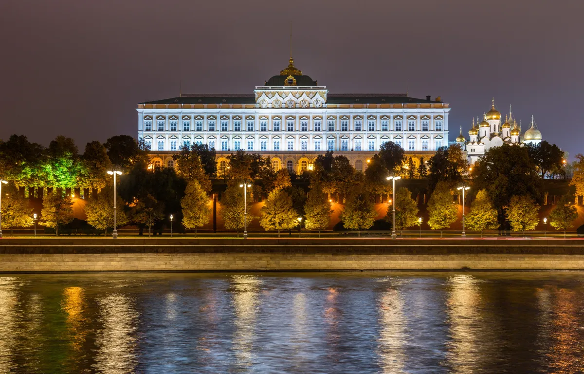 11:00 AM – Kremlin