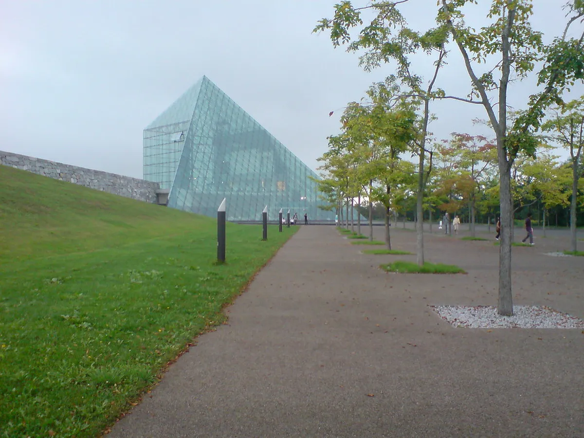 9am: Arrive at Moerenuma Park