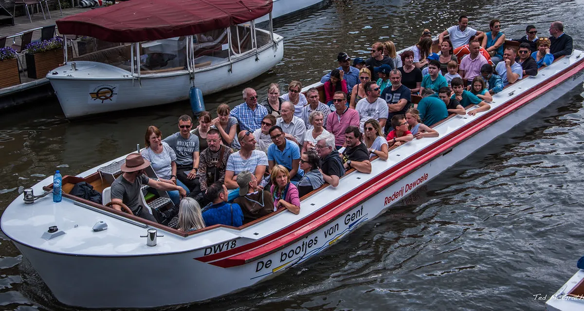 Morning: Canal Cruise