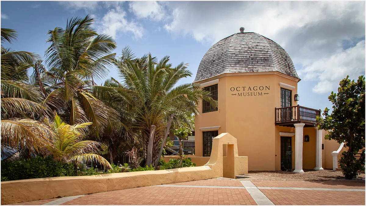 Midday: Curacao Museum
