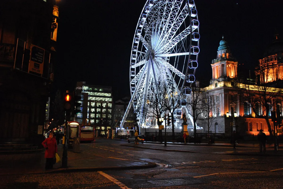 5pm: Donegall Square and City Hall
