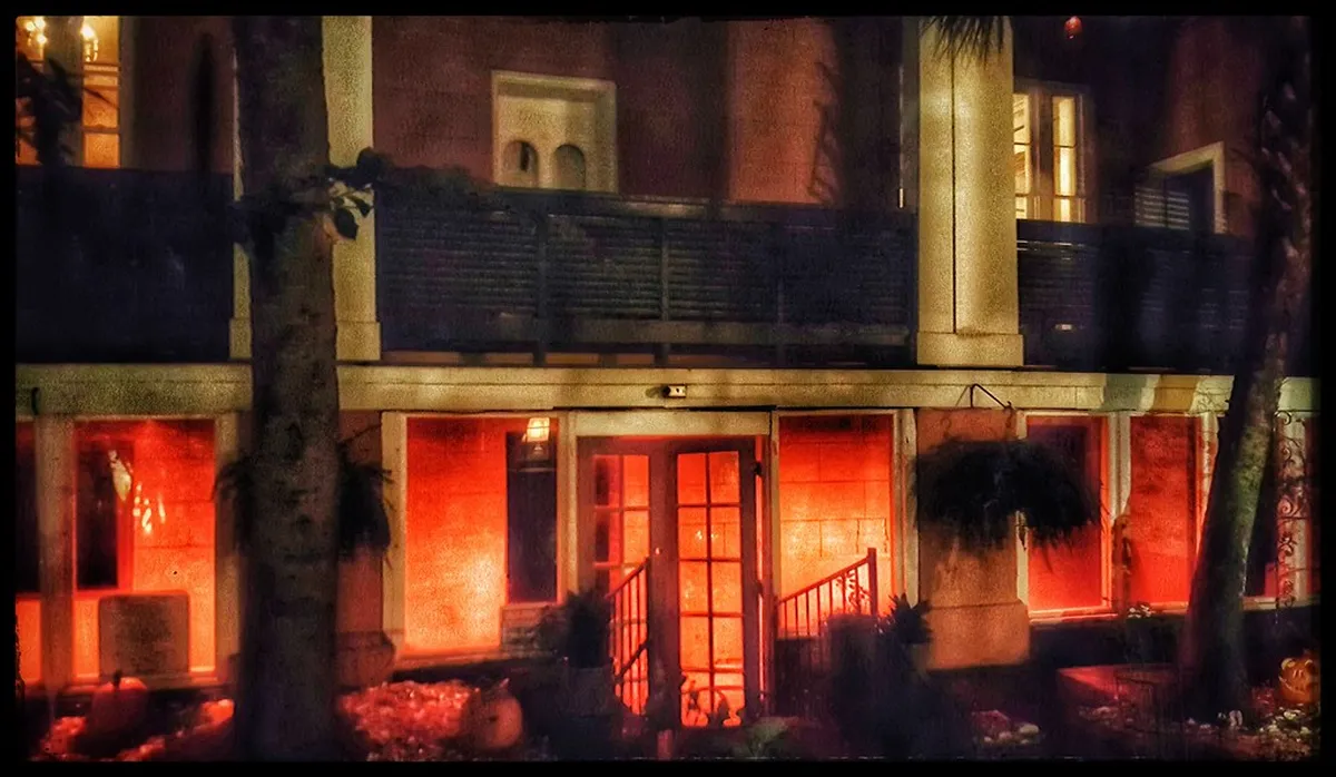 5pm: Evening Ghost Tour