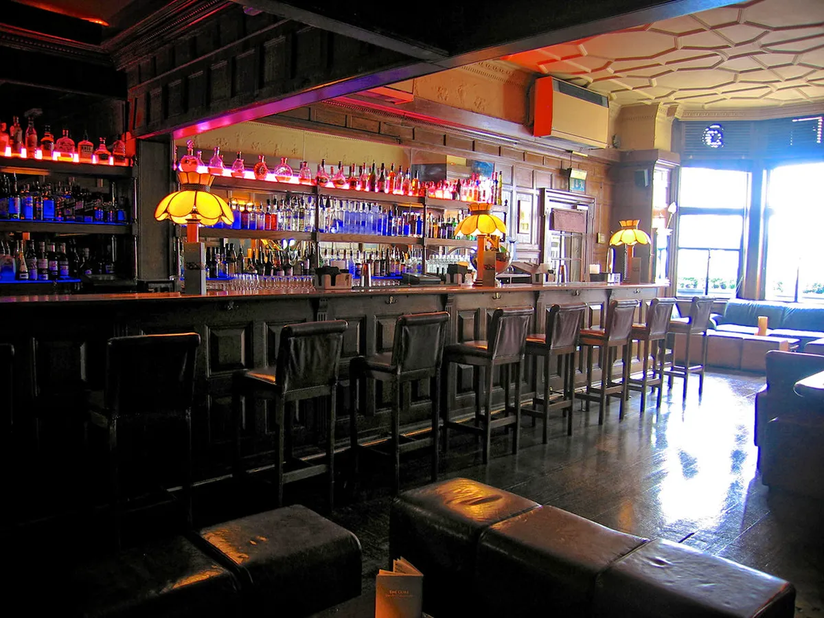 9pm: Experience the Nightlife