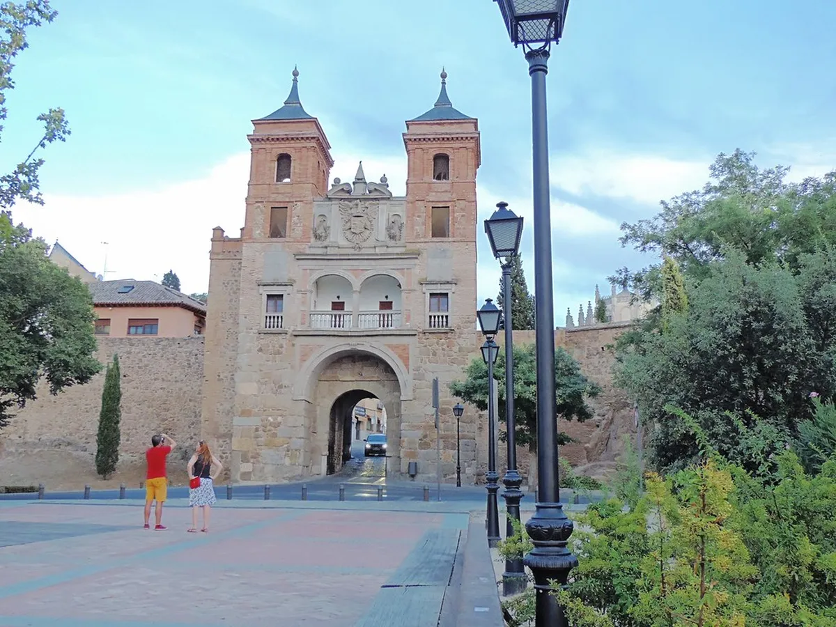 Midday: Jewish Quarter and Toledo Cathedral