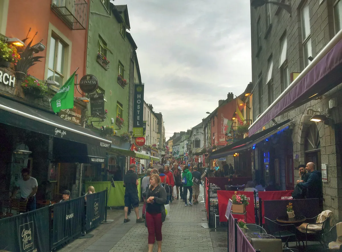 12 pm: Quay Street