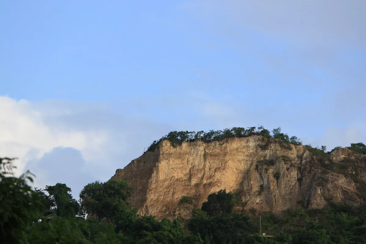 Morning: San Fernando Hill