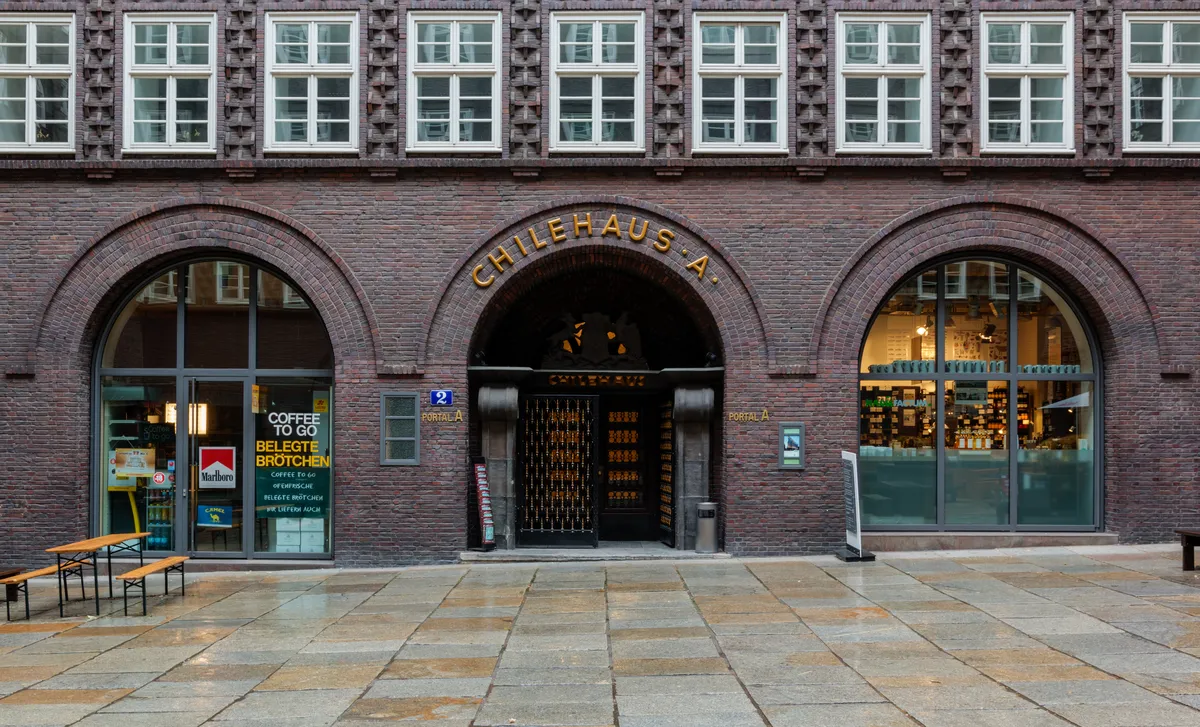 Lunch: Street Food at Speicherstadt