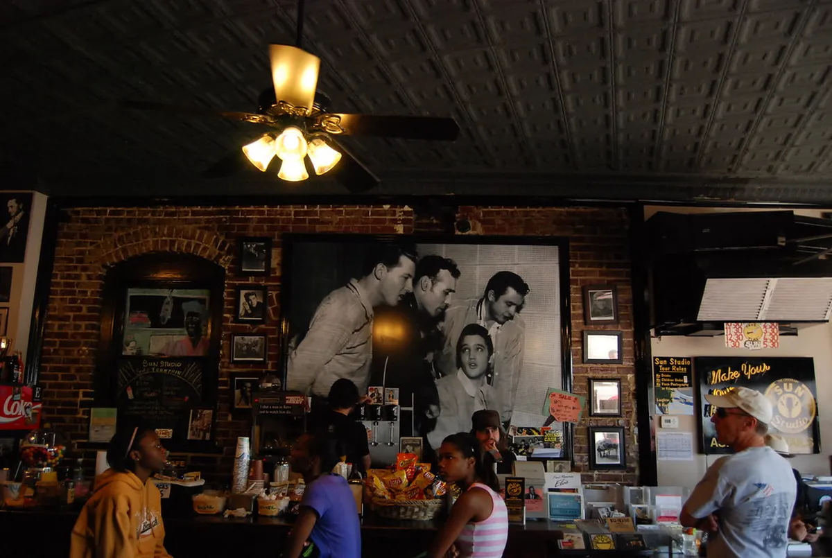 11am: Visit Sun Studio