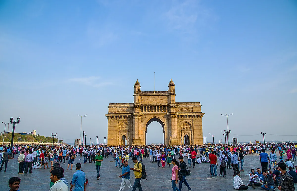 Midday: Visit the Gateway of India