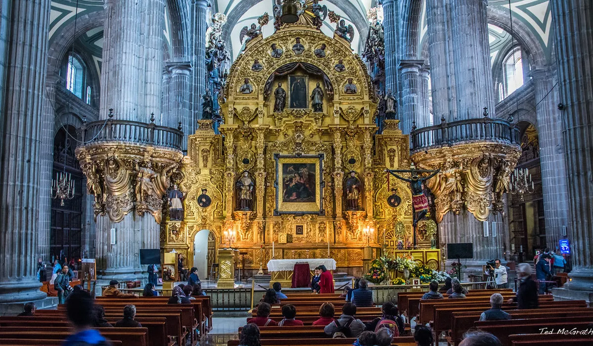 10 AM: Visit the Metropolitan Cathedral