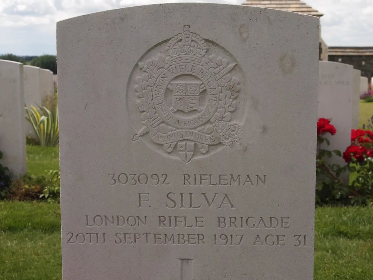 11am: Visit Tyne Cot Cemetery