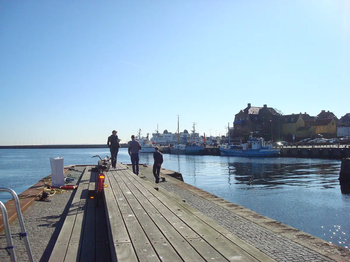 Afternoon: Waterfront Walk